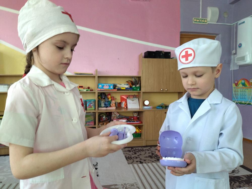 От каких вредных привычек нужно срочно избавиться детям и подросткам, чтобы сохранить зубы и красоту улыбки?