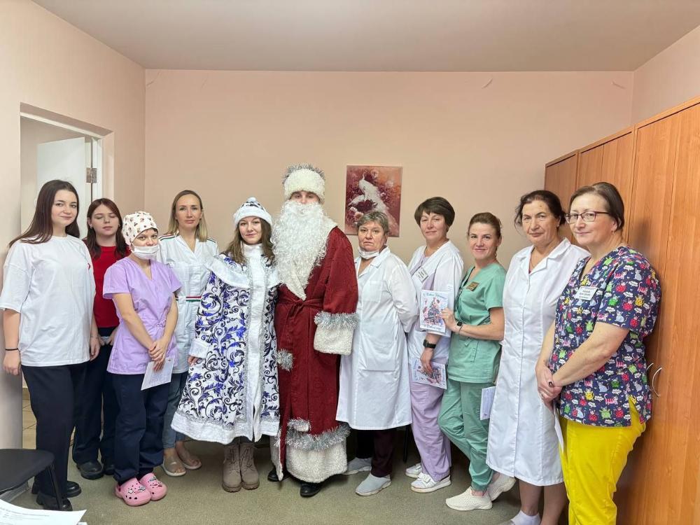 Пензенские школьники подарили медикам атмосферу новогоднего праздника!